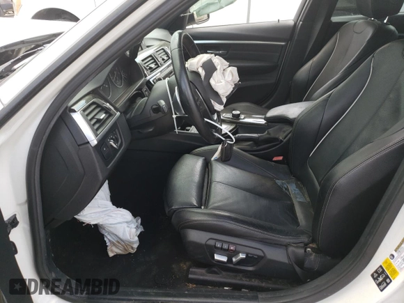 2016 BMW 3 Series 328i xDrive z VIN WBA8E3C57GK501878, wystawiony jako Copart lot #85206404 z przebiegiem 116 074 mil mil oraz Szkoda całkowita • Salvage title. Historia ofert i sprzedaży dostępna na DreamBid. Obrazek 7.