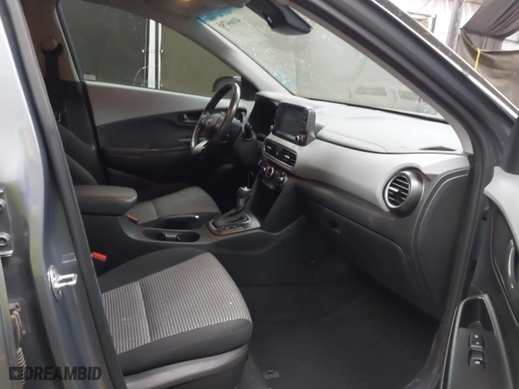 2020 Hyundai Kona SEL with VIN KM8K22AA5LU440441, listed as a IAAI auction lot 41664745 with 99,986 mi miles. Bid and sale history available at carsss.com. Image 5.