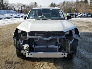 2023 Toyota 4Runner SR5 с VIN JTEMU5JR2P6142367, выставлен на аукционе Copart как лот 42366965 с пробегом 8 081 миль миль и На запчасти • Non repairable. История ставок и продаж доступна на DreamBid. Изображение 5.