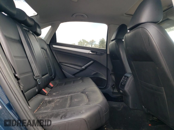 2019 Volkswagen Passat Wolfsburg Edition z VIN 1VWLA7A34KC012047, wystawiony jako Copart lot #53572365 z przebiegiem 84 103 mil mil oraz Szkoda całkowita • Salvage title. Historia ofert i sprzedaży dostępna na DreamBid. Obrazek 10.