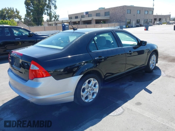2010 Ford Fusion SE z VIN 3FAHP0HA2AR131918, wystawiony jako IAAI lot #42678902 z przebiegiem 180 828 mil mil oraz . Historia ofert i sprzedaży dostępna na DreamBid. Obrazek 4.