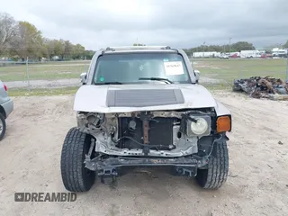 2006 Hummer H3 with VIN 5GTDN136668119733, listed as a IAAI auction lot 41569647 with 292,021 mi miles. Bid and sale history available at carsss.com. Image 6.