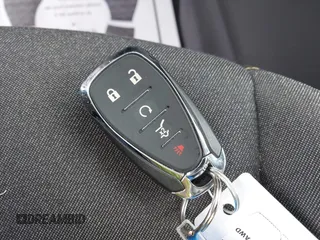 2021 Chevrolet Equinox LT z VIN 3GNAXUEV4MS125780, wystawiony jako IAAI lot #42148231 z przebiegiem 70 805 mil mil oraz . Historia ofert i sprzedaży dostępna na DreamBid. Obrazek 11.