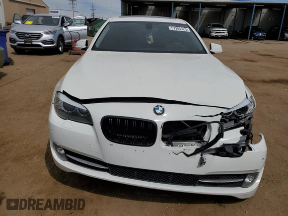 2013 BMW 5 Series 528i xDrive с VIN WBAXH5C56DD111921, выставлен на аукционе Copart как лот 57354925 с пробегом 86 791 миль миль и Списание • Salvage title. История ставок и продаж доступна на DreamBid. Изображение 5.