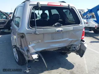 2008 Ford Escape Limited with VIN 1FMCU04188KE20184, listed as a IAAI auction lot 41809075 with 158,116 mi miles. Bid and sale history available at carsss.com. Image 6.