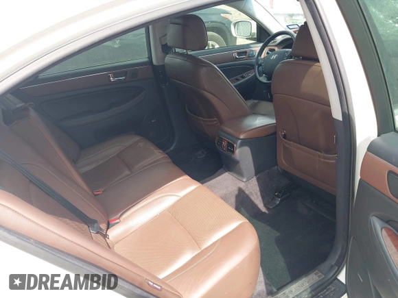 2009 Hyundai Genesis with VIN KMHGC46E39U034001, listed as a IAAI auction lot 42111636 with 116,358 mi miles and . Bid and sale history available at DreamBid. Image 8.