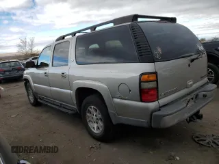 2005 Chevrolet Suburban LS with VIN 3GNFK16Z25G162903, listed as a Copart auction lot 82520714 with 304,013 mi miles and Clean Title. Bid and sale history available at carsss.com. Image 2.