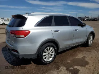 2018 Kia Sorento LX V6 with VIN 5XYPGDA59JG420766, listed as a Copart auction lot 46072115 with 270,019 mi miles and Clean Title. Bid and sale history available at carsss.com. Image 3.