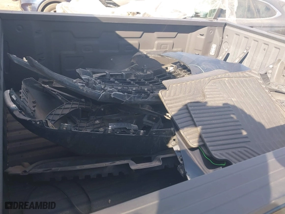 2019 Chevrolet Silverado 1500 LT with VIN 1GCUYDED2KZ282329, listed as a IAAI auction lot 41595747 with 190,000 mi miles. Bid and sale history available at carsss.com. Image 12.