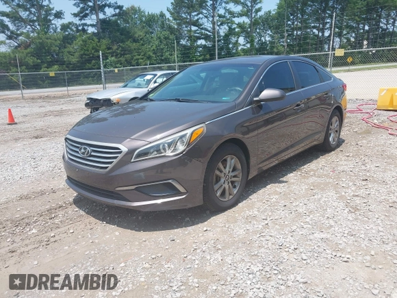 2016 Hyundai Sonata SE z VIN 5NPE24AF6GH276416, wystawiony jako IAAI lot #42483029 z przebiegiem 91 631 mil mil oraz . Historia ofert i sprzedaży dostępna na DreamBid. Obrazek 2.