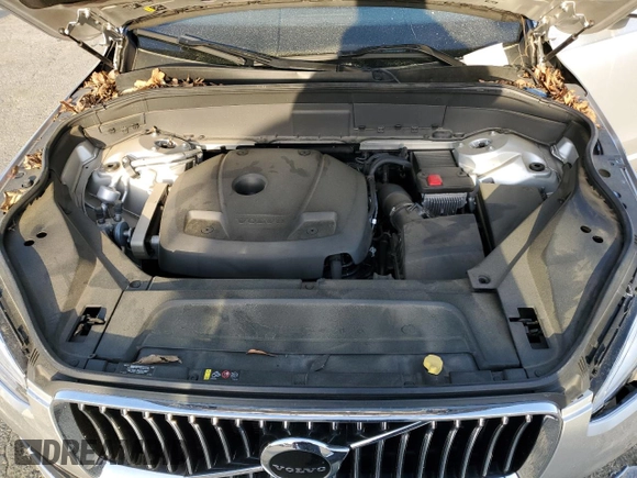 2020 Volvo XC90 Momentum with VIN YV4102CK5L1621422, listed as a Copart auction lot 49204565 with 29,860 mi miles and Salvage Title. Bid and sale history available at carsss.com. Image 11.