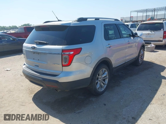 2014 Ford Explorer XLT with VIN 1FM5K7D85EGB58126, listed as a IAAI auction lot 42319867 with 189,362 mi miles and . Bid and sale history available at DreamBid. Image 4.