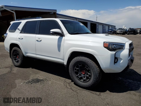 2024 Toyota 4Runner TRD Off Road z VIN JTERU5JR3R6255754, wystawiony jako Copart lot #56713475 z przebiegiem 12 634 mil mil oraz Szkoda całkowita • Salvage title. Historia ofert i sprzedaży dostępna na DreamBid. Obrazek 4.