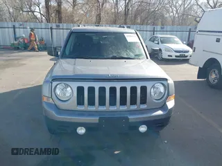 2016 Jeep Patriot High Altitude Edition with VIN 1C4NJRFB1GD712715, listed as a IAAI auction lot 41984245 with 124,227 mi miles. Bid and sale history available at carsss.com. Image 13.
