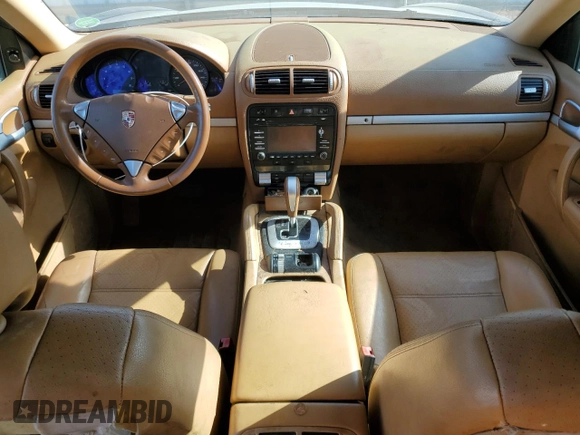 2009 Porsche Cayenne z VIN WP1AA29P49LA01322, wystawiony jako Copart lot #61835725 z przebiegiem Nie podano mil oraz Czysty tytuł • Clean title. Historia ofert i sprzedaży dostępna na DreamBid. Obrazek 8.