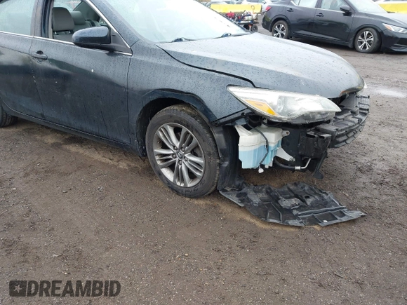 2015 Toyota Camry XLE with VIN 4T1BF1FK1FU087653, listed as a IAAI auction lot 41942940 with 180,274 mi miles. Bid and sale history available at carsss.com. Image 18.