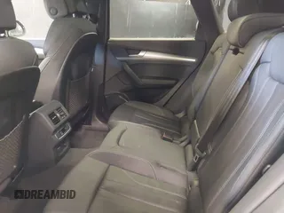 2024 Audi Q5 S line Premium z VIN WA1GAAFY8R2116024, wystawiony jako IAAI lot #41628404 z przebiegiem 4966 mil mil oraz . Historia ofert i sprzedaży dostępna na DreamBid. Obrazek 8.