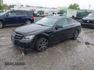 2014 Mercedes-Benz C 250 z VIN WDDGJ4HB0EG289247, wystawiony jako IAAI lot #42365526 z przebiegiem 75 420 mil mil oraz . Historia ofert i sprzedaży dostępna na DreamBid. Obrazek 17.