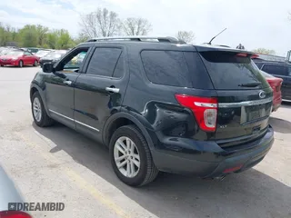 2014 Ford Explorer XLT with VIN 1FM5K8D85EGC27757, listed as a IAAI auction lot 41997381 with 154,397 mi miles. Bid and sale history available at carsss.com. Image 3.