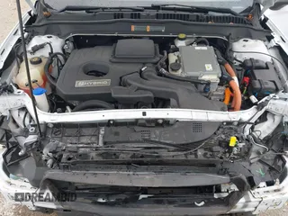 2019 Ford Fusion SE with VIN 3FA6P0LU4KR204801, listed as a IAAI auction lot 41977106 with 101,675 mi miles. Bid and sale history available at carsss.com. Image 10.