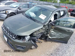2018 Jeep Compass Latitude z VIN 3C4NJDBB8JT184990, wystawiony jako IAAI lot #42354000 z przebiegiem 77 444 mil mil oraz . Historia ofert i sprzedaży dostępna na DreamBid. Obrazek 18.