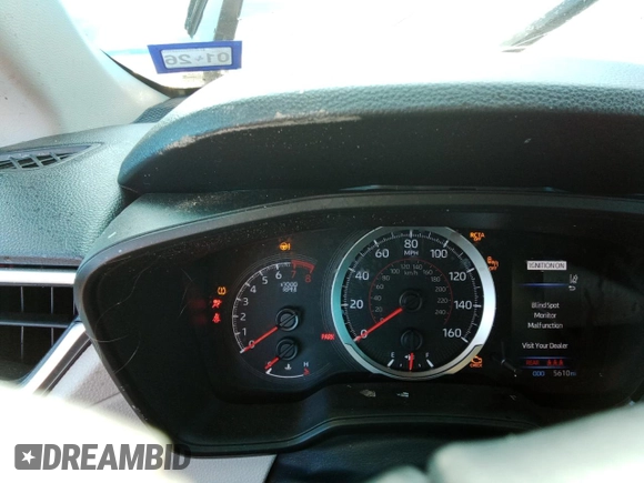 2022 Toyota Corolla Cross LE z VIN 7MUCAAAG9NV024206, wystawiony jako Copart lot #53733855 z przebiegiem 5610 mil mil oraz Szkody całkowita. Historia ofert i sprzedaży dostępna na DreamBid. Obrazek 9.