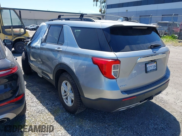 2020 Ford Explorer XLT z VIN 1FMSK8DH9LGC47171, wystawiony jako IAAI lot #41831263 z przebiegiem 78 679 mil mil oraz . Historia ofert i sprzedaży dostępna na DreamBid. Obrazek 3.