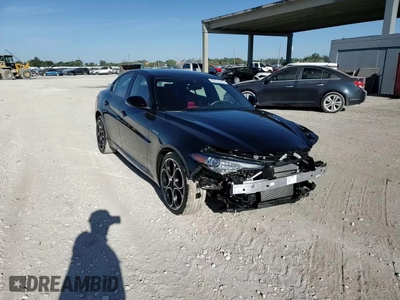 2022 Alfa Romeo Giulia Veloce with VIN ZARFAMBN1N7654274, listed as a Copart auction lot 49275785 with 9,507 mi miles and Salvage Title. Bid and sale history available at carsss.com. Image 14.