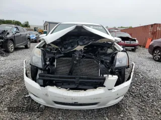 2011 Nissan Sentra S z VIN 3N1AB6AP3BL617933, wystawiony jako Copart lot #56425975 z przebiegiem 107 877 mil mil oraz Szkoda całkowita • Salvage title. Historia ofert i sprzedaży dostępna na DreamBid. Obrazek 5.