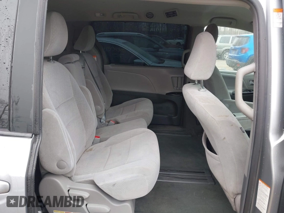 2017 Toyota Sienna LE Auto Access Seat with VIN 5TDKZ3DC4HS898051, listed as a IAAI auction lot 41530873 with 117,576 mi miles. Bid and sale history available at carsss.com. Image 8.