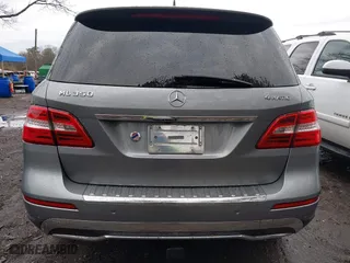 2013 Mercedes-Benz M-Class ML 350 with VIN 4JGDA5HB9DA244565, listed as a IAAI auction lot 41935797 with 152,495 mi miles. Bid and sale history available at carsss.com. Image 17.