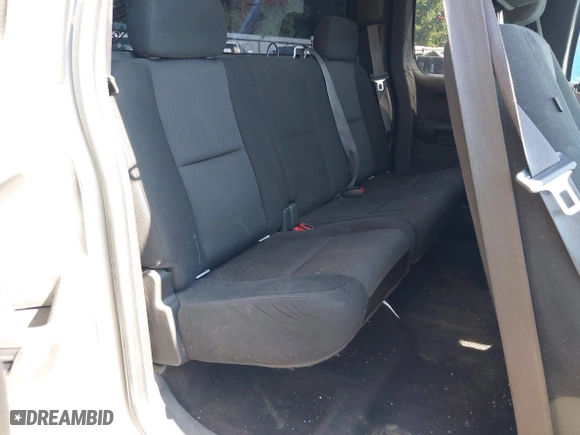 2010 Chevrolet Silverado 1500 LT with VIN 1GCSKSE35AZ298883, listed as a IAAI auction lot 39632673 with 165,950 mi miles. Bid and sale history available at carsss.com. Image 8.