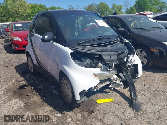 2015 Smart fortwo Passion with VIN WMEEJ3BA9FK806363, listed as a IAAI auction lot 41830363 with 1 mi miles. Bid and sale history available at carsss.com. Image 1.