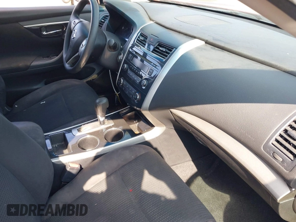 2014 Nissan Altima 2.5 S with VIN 1N4AL3AP3EN383893, listed as a IAAI auction lot 41509853 with 63,481 mi miles. Bid and sale history available at carsss.com. Image 5.