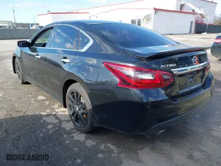 2017 Nissan Altima 2.5 SR with VIN 1N4AL3AP3HC286287, listed as a IAAI auction lot 41734373 with 118,932 mi miles. Bid and sale history available at carsss.com. Image 3.
