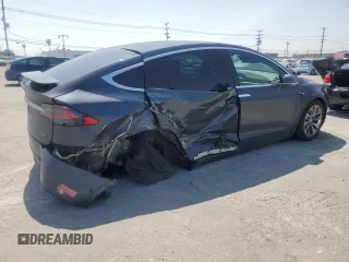 2016 Tesla Model X 70D z VIN 5YJXCBE20GF022698, wystawiony jako Copart lot #55328535 z przebiegiem Nie podano mil oraz Szkody całkowita. Historia ofert i sprzedaży dostępna na DreamBid. Obrazek 3.