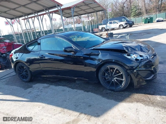 2013 Hyundai Genesis Coupe 2.0T R-Spec with VIN KMHHT6KD8DU107109, listed as a IAAI auction lot 41881177 with 83,774 mi miles. Bid and sale history available at carsss.com. Image 13.