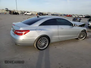 2013 Mercedes-Benz E 350 with VIN WDDKJ5KB8DF221064, listed as a Copart auction lot 50376125 with 135,503 mi miles and Salvage title. Bid and sale history available at DreamBid. Image 3.