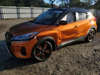2023 Nissan Kicks SR z VIN 3N1CP5DV3PL484807, wystawiony jako Copart lot #47481944 z przebiegiem 17 519 mil mil oraz Szkoda całkowita • Salvage title. Historia ofert i sprzedaży dostępna na DreamBid. Obrazek 1.