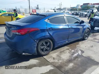2015 Hyundai Elantra SE z VIN 5NPDH4AE0FH646713, wystawiony jako IAAI lot #41913551 z przebiegiem 107 598 mil mil oraz . Historia ofert i sprzedaży dostępna na DreamBid. Obrazek 4.