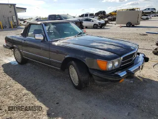 1986 Mercedes-Benz 560 SL with VIN WDBBA48D8GA054833, listed as a Copart auction lot 83746724 with 114,789 mi miles and Non Repairable. Bid and sale history available at DreamBid. Image 4.