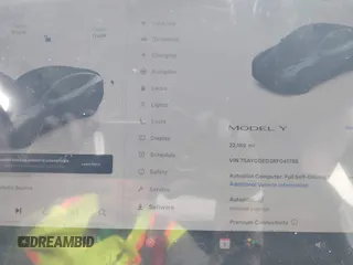 2024 Tesla Model Y z VIN 7SAYGDED3RF041788, wystawiony jako IAAI lot #42644453 z przebiegiem 22 189 mil mil oraz . Historia ofert i sprzedaży dostępna na DreamBid. Obrazek 7.