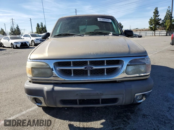 2001 Ford Explorer XLT with VIN 1FMZU63E01ZA13443, listed as a Copart auction lot 42386555 with 226,584 mi miles and Salvage title. Bid and sale history available at DreamBid. Image 5.