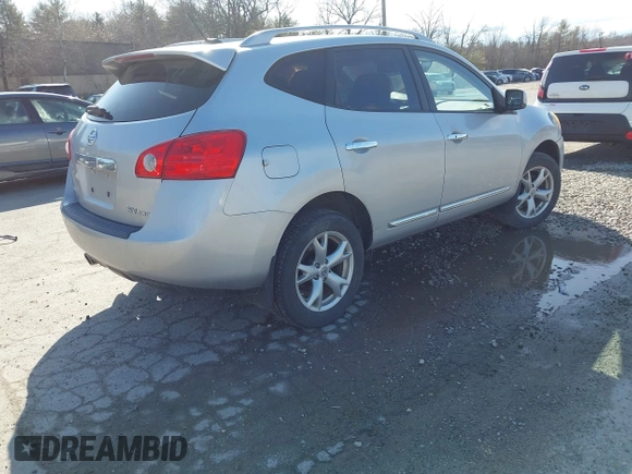 2011 Nissan Rogue SV z VIN JN8AS5MV1BW682862, wystawiony jako IAAI lot #41932618 z przebiegiem 106 558 mil mil oraz . Historia ofert i sprzedaży dostępna na DreamBid. Obrazek 4.