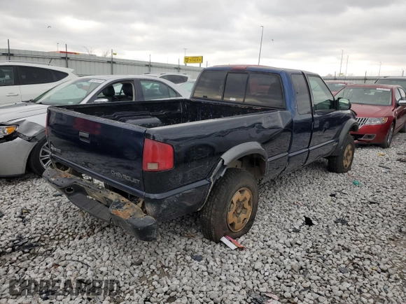 2001 Chevrolet S-10 LS with VIN 1GCCT19W918144487, listed as a Copart auction lot 84958094 with 0 mi miles and Salvage Title. Bid and sale history available at carsss.com. Image 3.