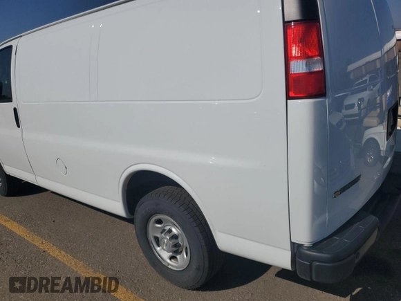 2021 Chevrolet Express Cargo with VIN 1GCWGAFP2M1303233, listed as a IAAI auction lot 42731173 with 57,034 mi miles and . Bid and sale history available at DreamBid. Image 18.