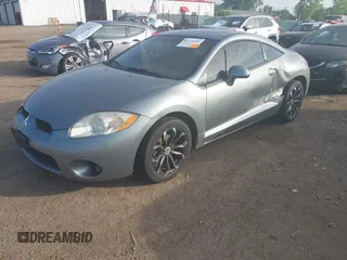 2008 Mitsubishi Eclipse GS z VIN 4A3AK24F28E036454, wystawiony jako IAAI lot #42276489 z przebiegiem 153 707 mil mil oraz . Historia ofert i sprzedaży dostępna na DreamBid. Obrazek 2.
