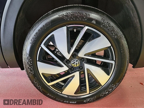 2024 Volkswagen Atlas SE with VIN 1V2HR2CA7RC575005, listed as a IAAI auction lot 42785539 with 14,322 mi miles and . Bid and sale history available at DreamBid. Image 13.