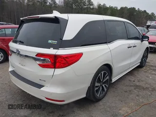 2018 Honda Odyssey Elite with VIN 5FNRL6H90JB064823, listed as a IAAI auction lot 41510216 with 48,223 mi miles. Bid and sale history available at carsss.com. Image 4.