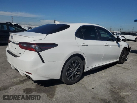 2022 Toyota Camry SE with VIN 4T1G11AK1NU656303, listed as a Copart auction lot 52543515 with 51,239 mi miles and Salvage Title. Bid and sale history available at DreamBid. Image 3.